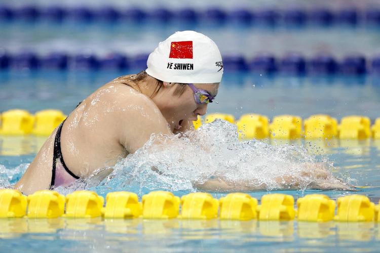 2024全国游泳冠军赛女子200米蛙泳决赛叶诗文欲王者归来的相关图片