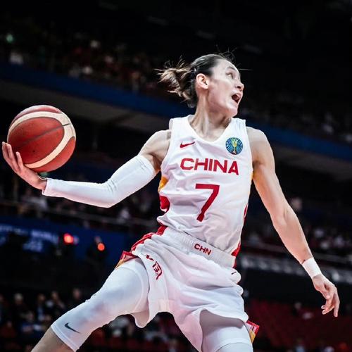 法国女篮就是靠这个天赋怪打败中国女篮的的相关图片